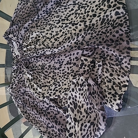 JL0 Semi-sheer Blouse ❤️ - Picture 5 of 8